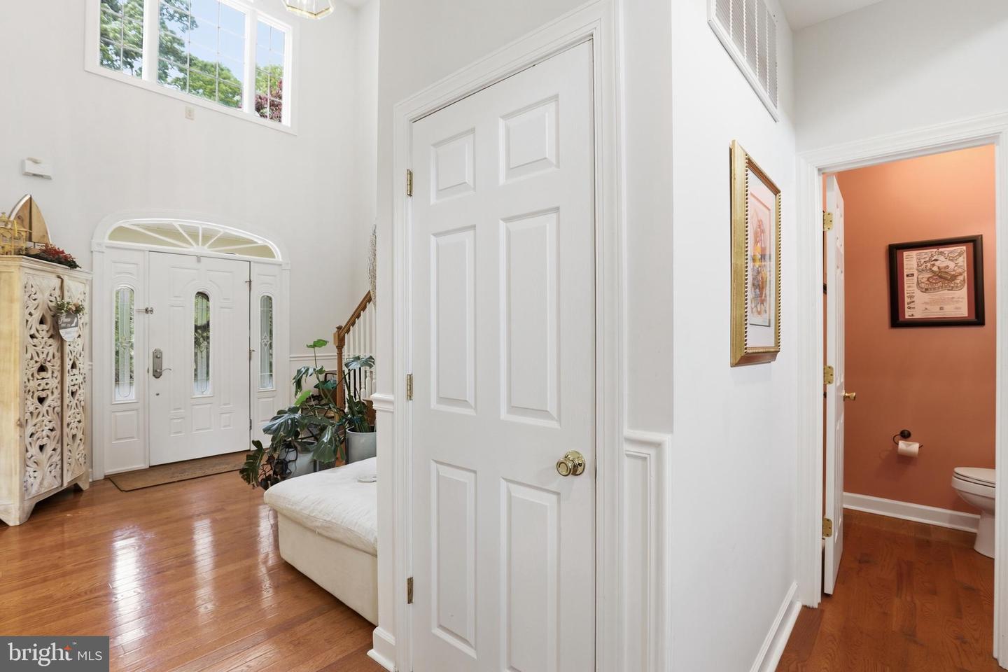 102 London Cir S Property Photo 23