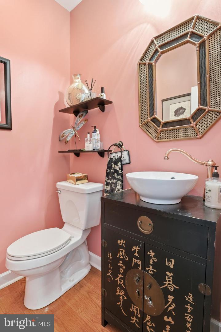 102 London Cir S Property Photo 24