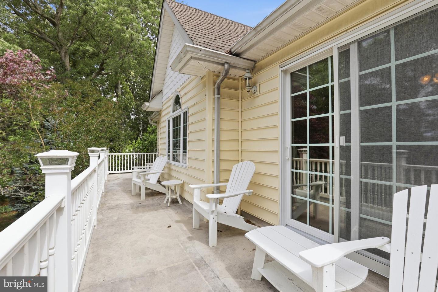 102 London Cir S Property Photo 32