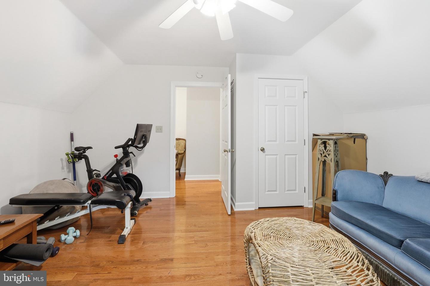 102 London Cir S Property Photo 35