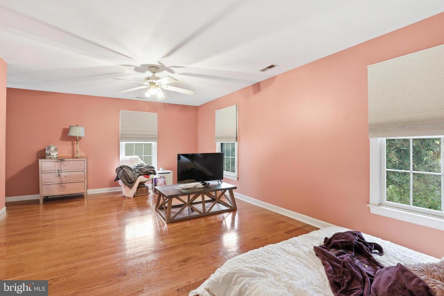 102 London Cir S Property Photo 36
