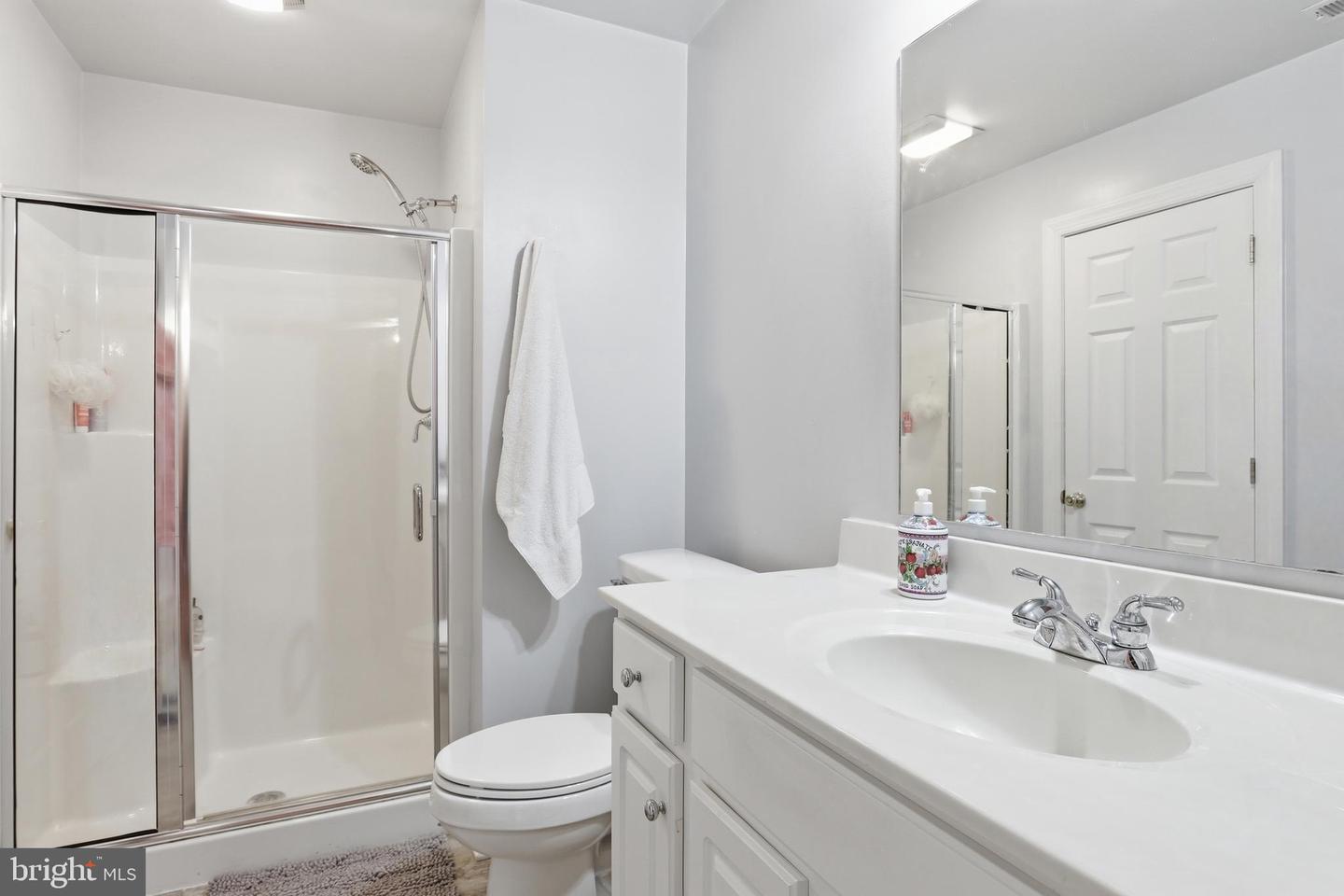 102 London Cir S Property Photo 38