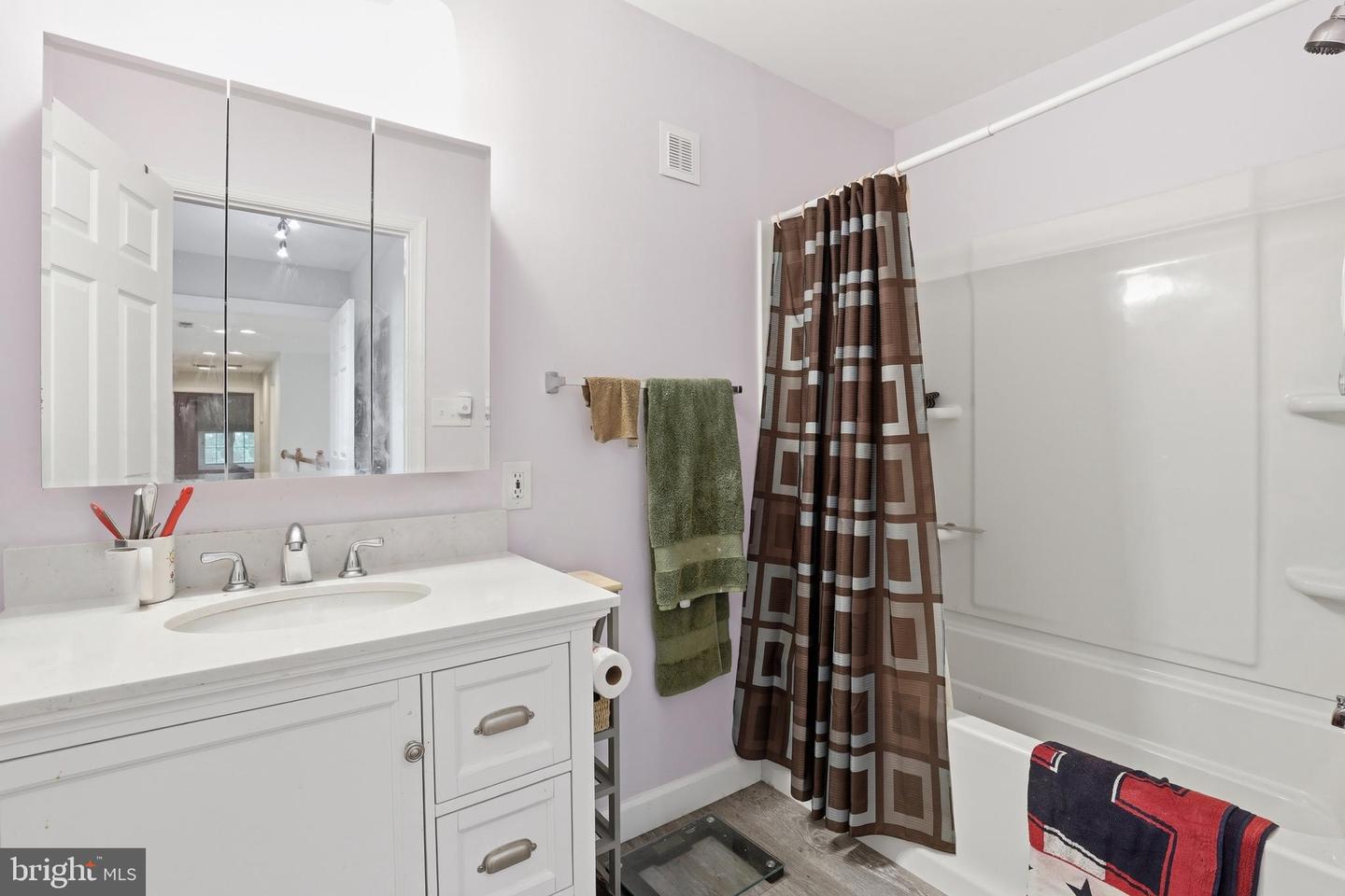 102 London Cir S Property Photo 42