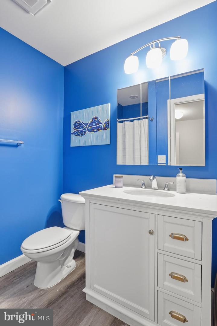 102 London Cir S Property Photo 46