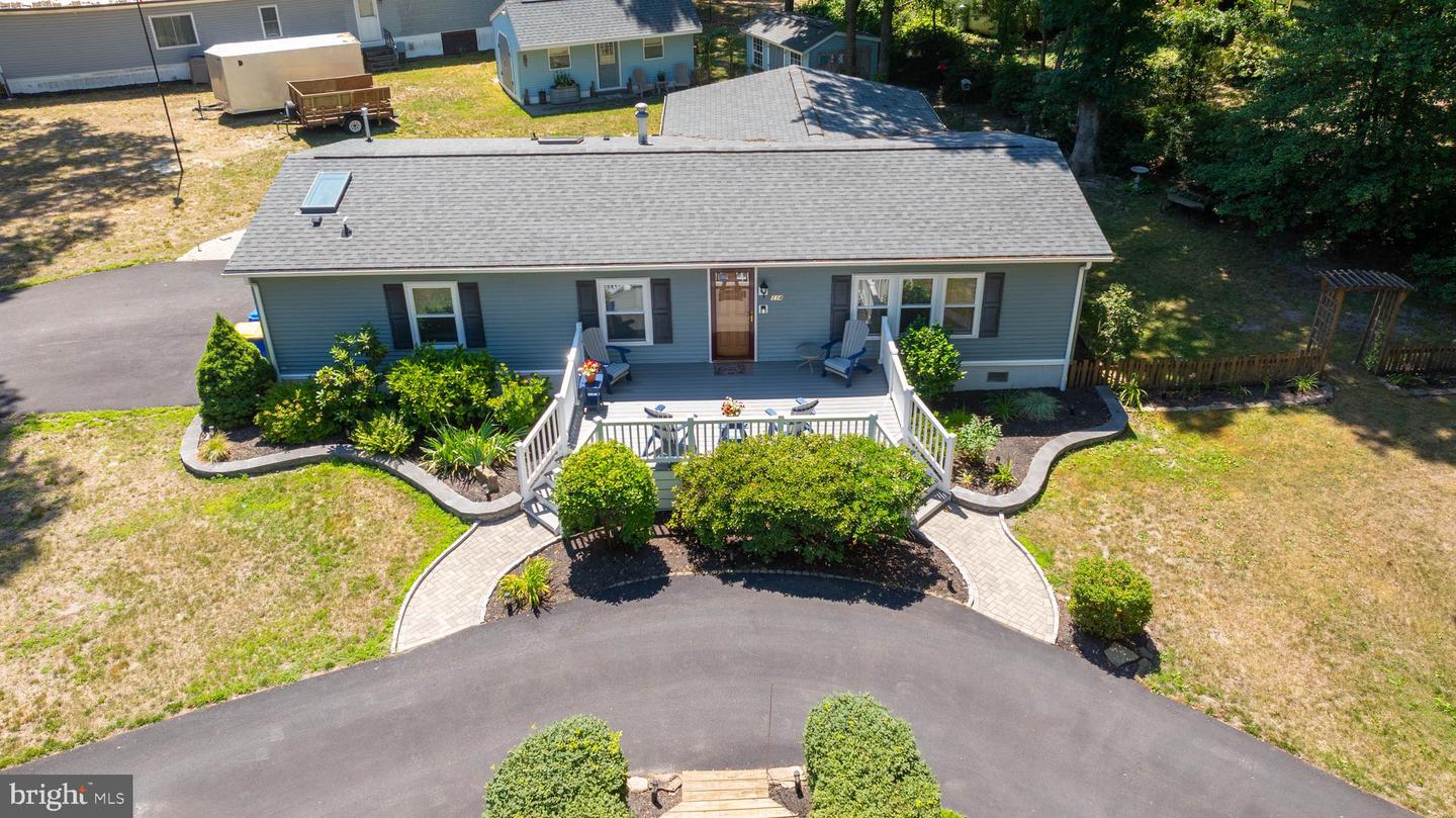 114 DANS LN Property Photo 1