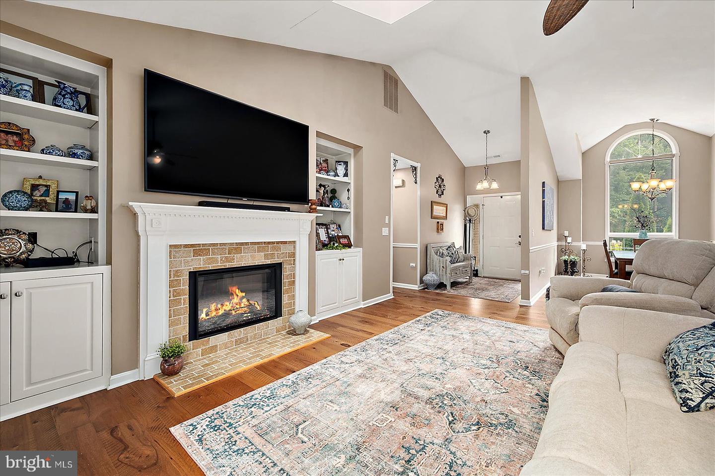 202 Cedar Property Photo 5
