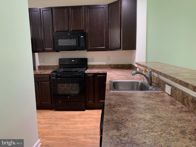 32041 Woods Ct Property Photo 6