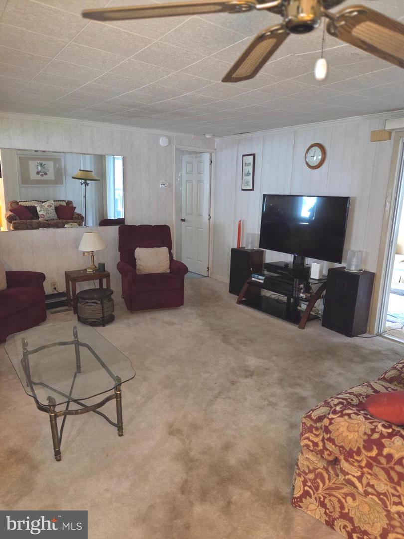 33933 Pinewood Rd Property Photo 6
