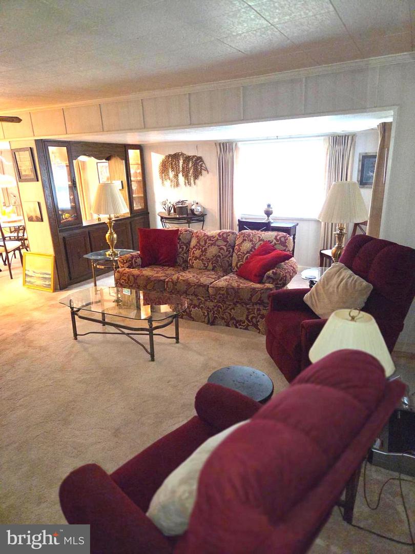 33933 Pinewood Rd Property Photo 8