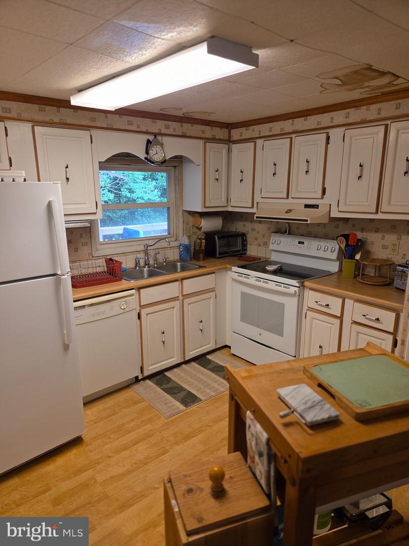 33933 Pinewood Rd Property Photo 16