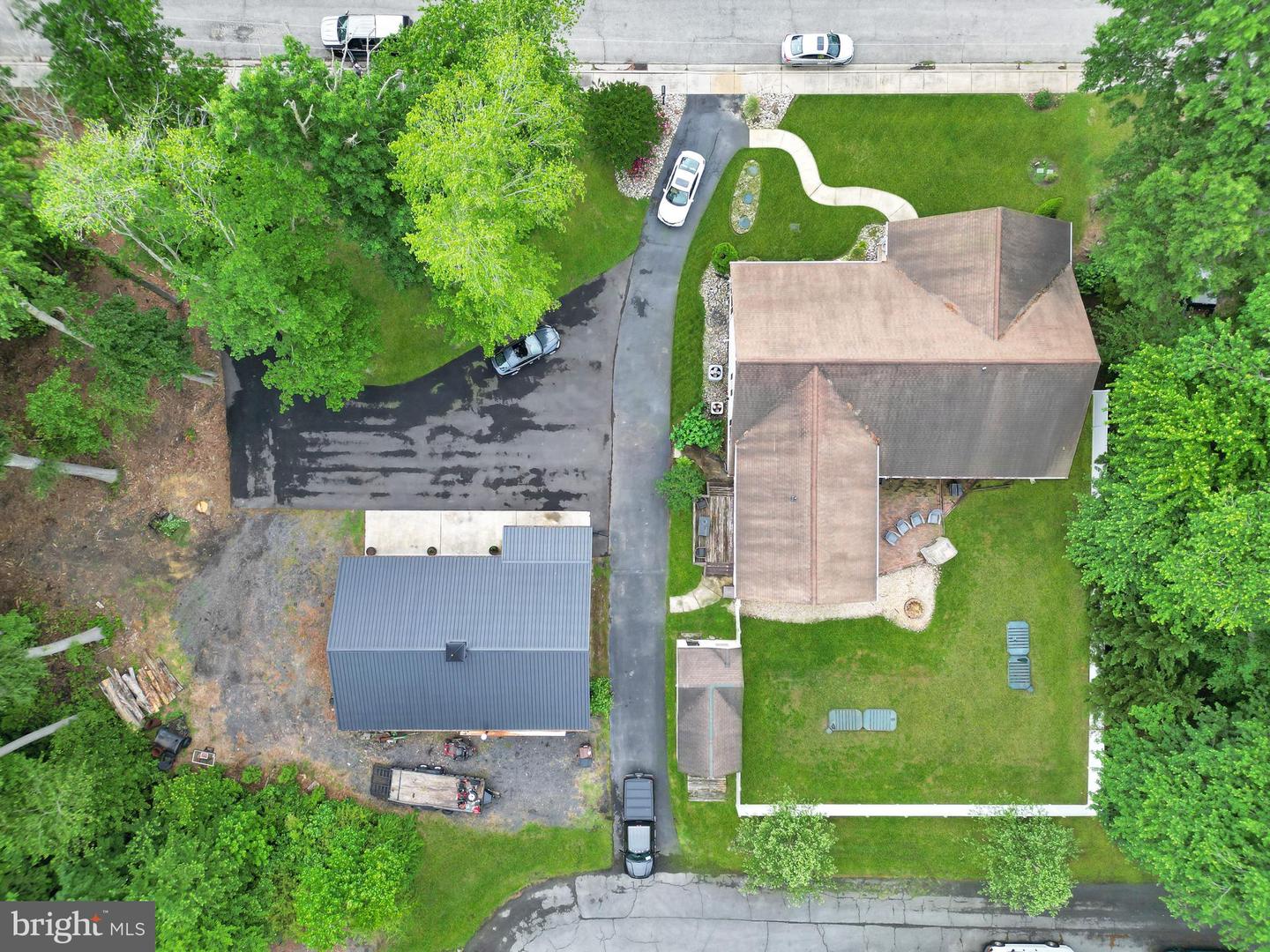 209 W Jewell St Property Photo 3