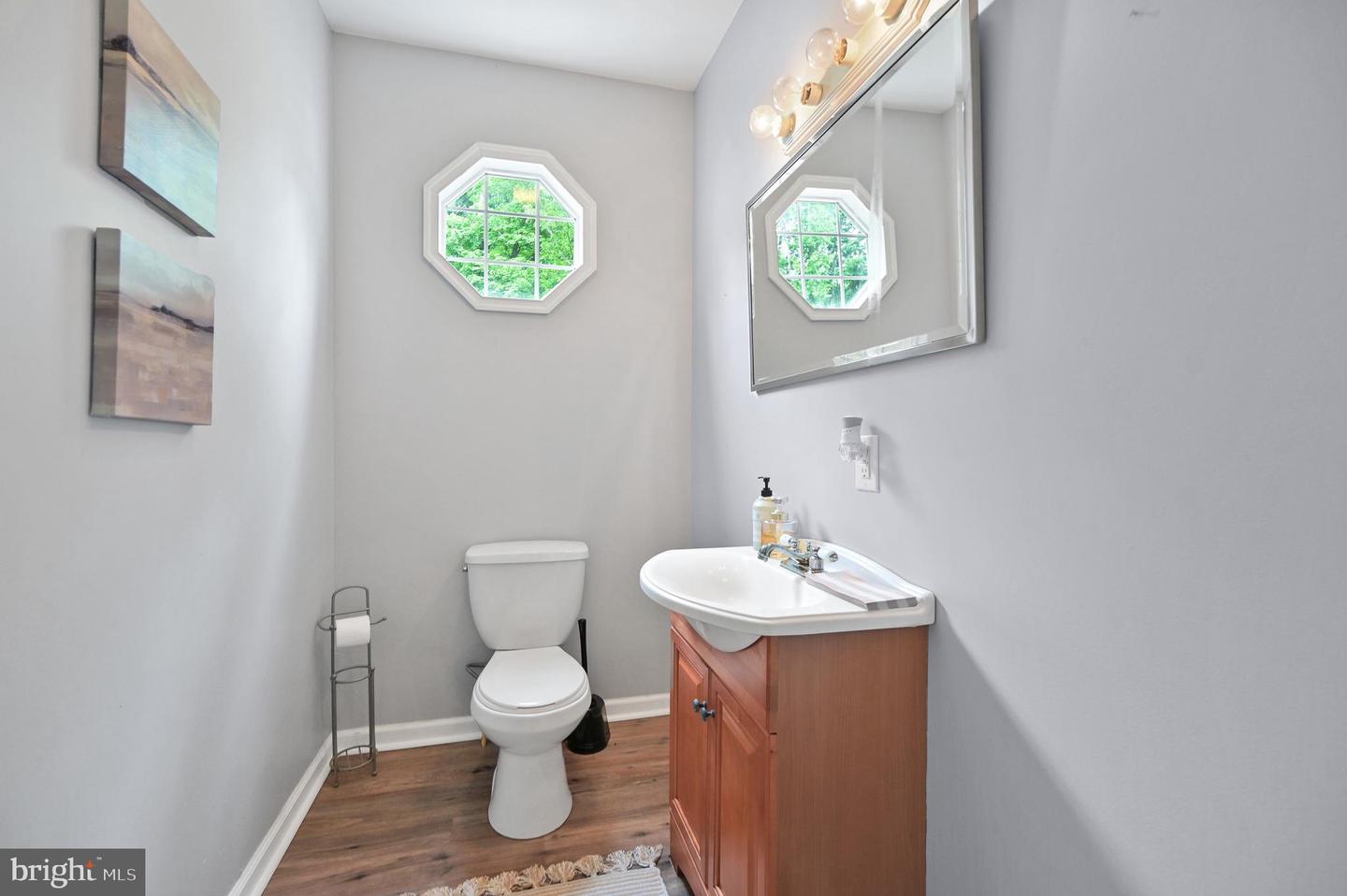 209 W Jewell St Property Photo 18