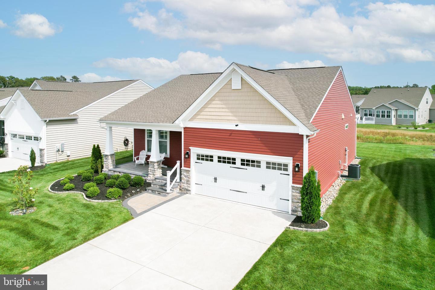 25068 Treeview Ln Property Photo 2