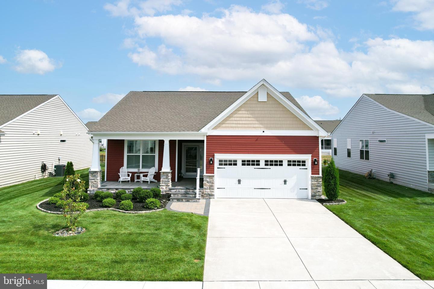 25068 Treeview Ln Property Photo 3