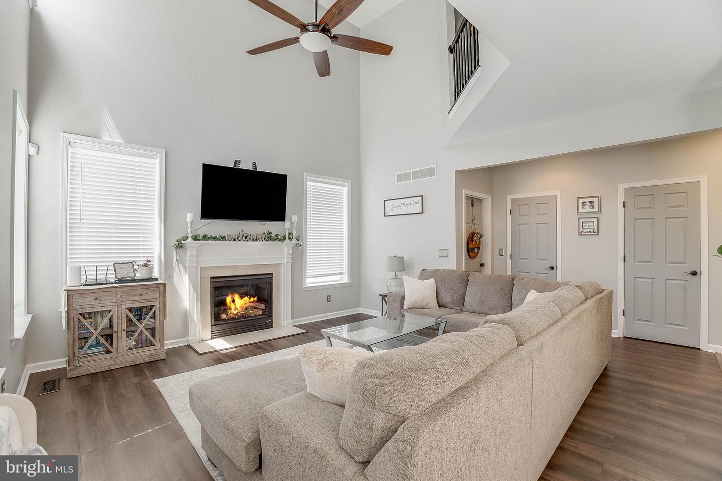 6 Costabella Ct Property Photo 8