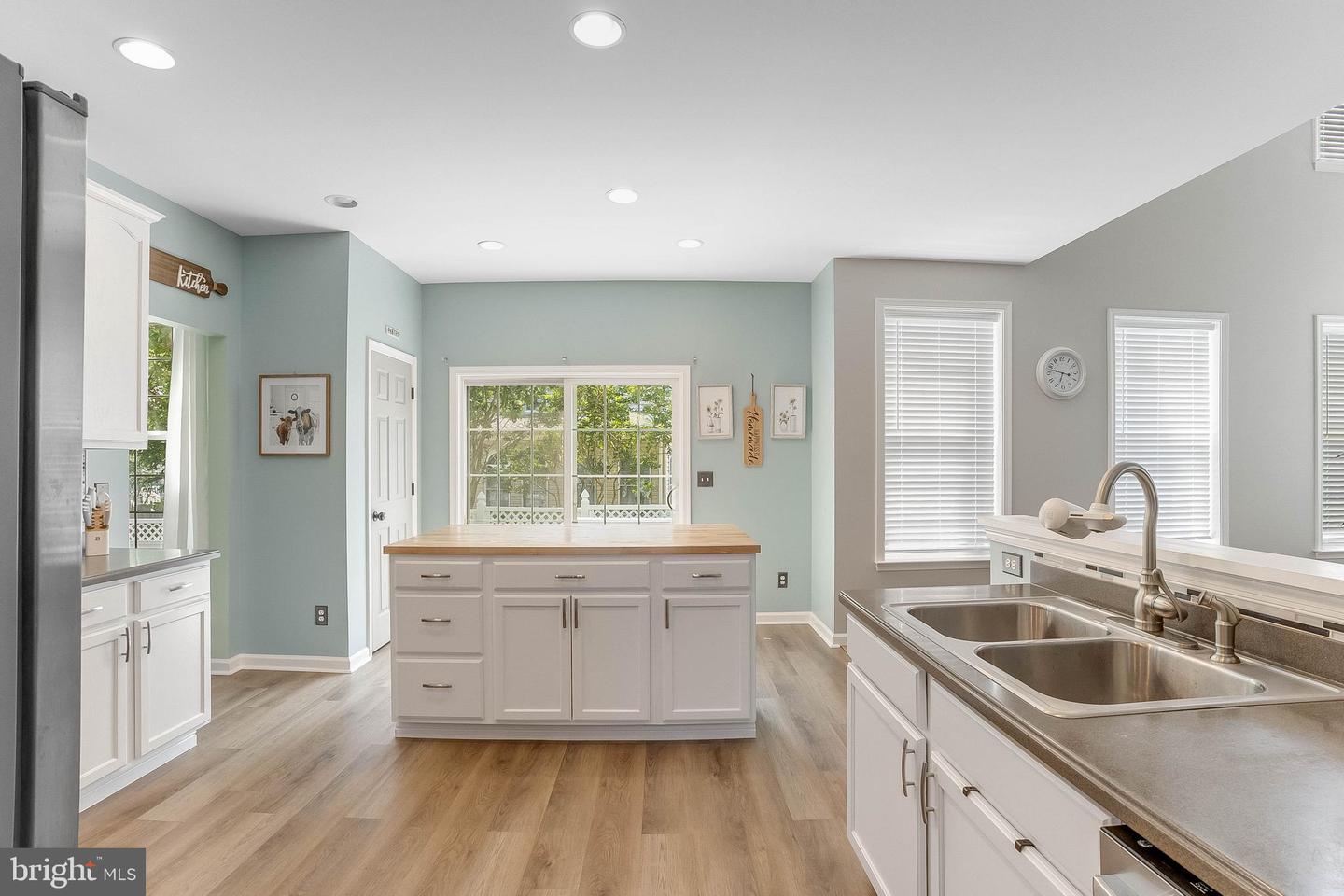 6 Costabella Ct Property Photo 12