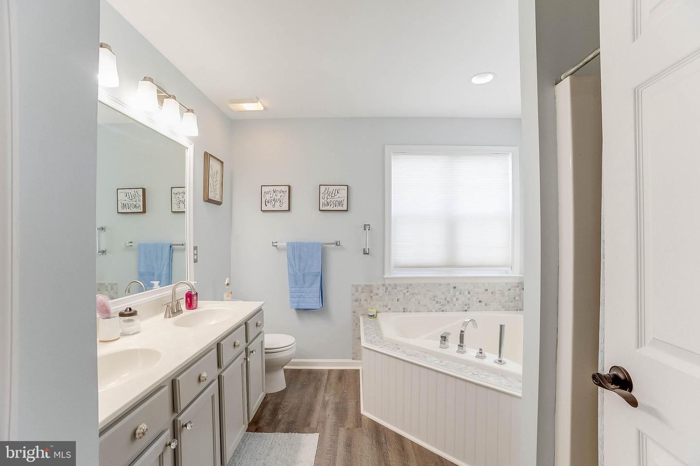 6 Costabella Ct Property Photo 21