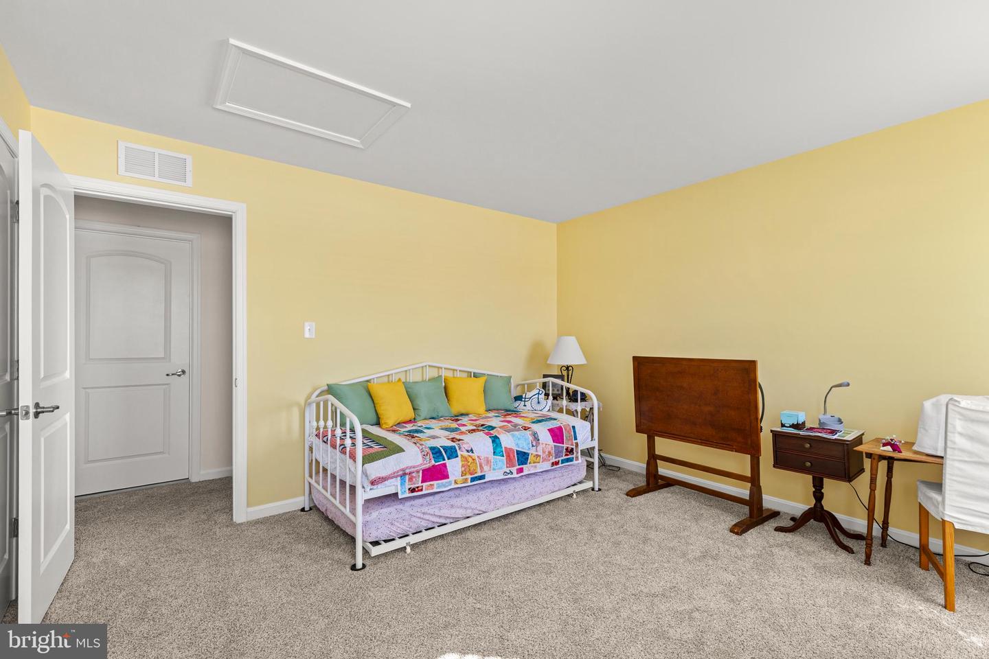 200 Fox St Property Photo 42