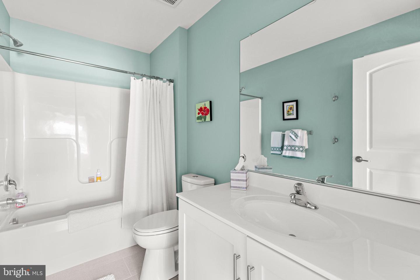200 Fox St Property Photo 43