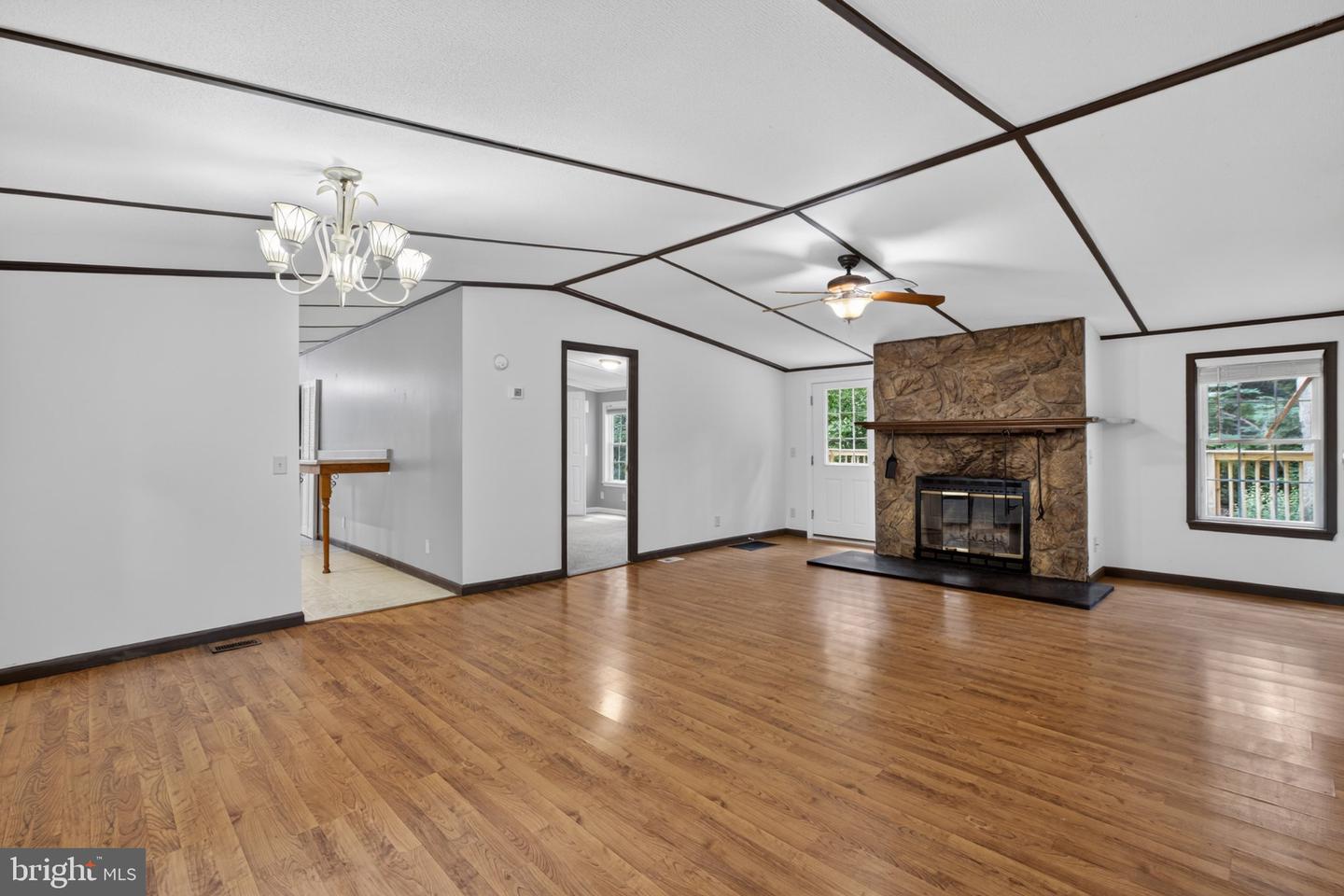 10667 Heritage Rd Property Photo 4