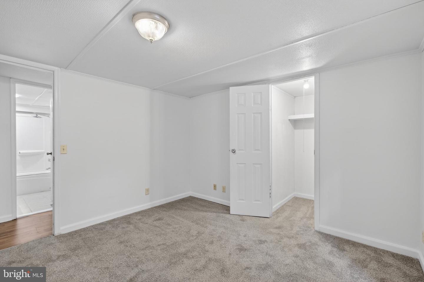 10667 Heritage Rd Property Photo 23