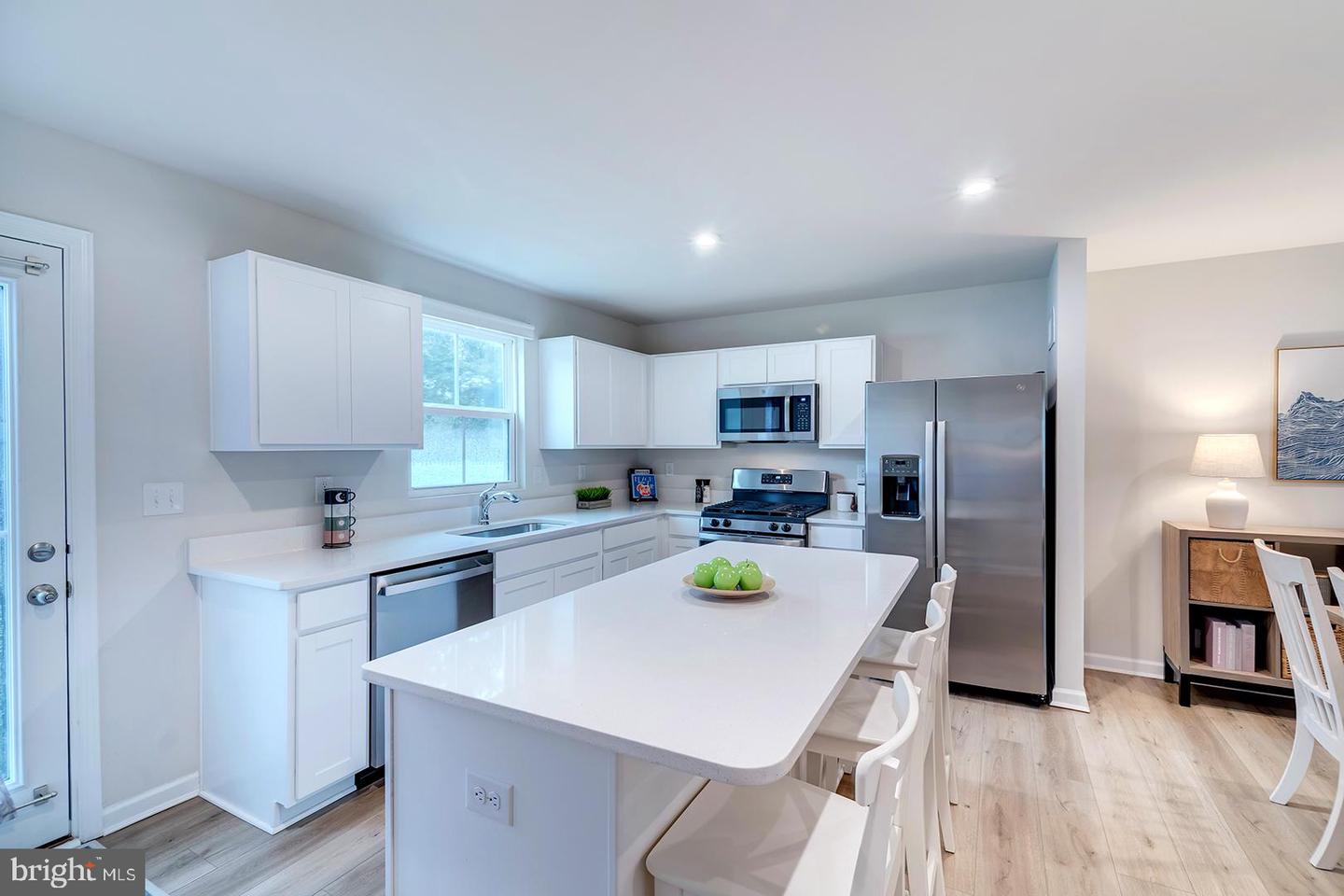 30045 Moorings Reach Property Photo 11