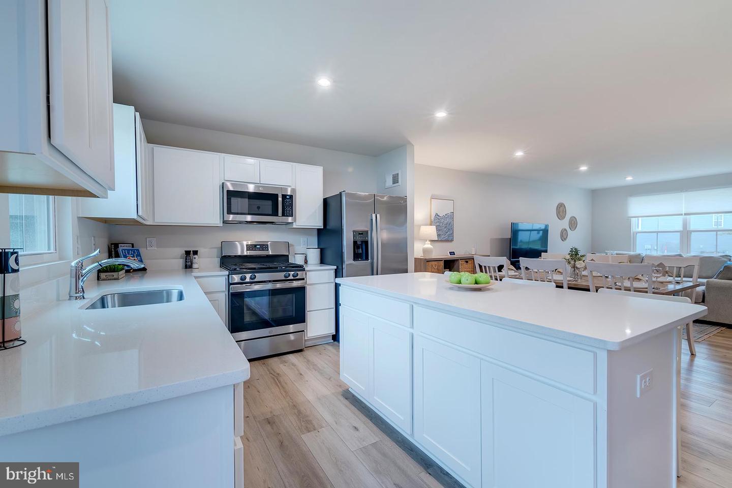 30045 Moorings Reach Property Photo 13