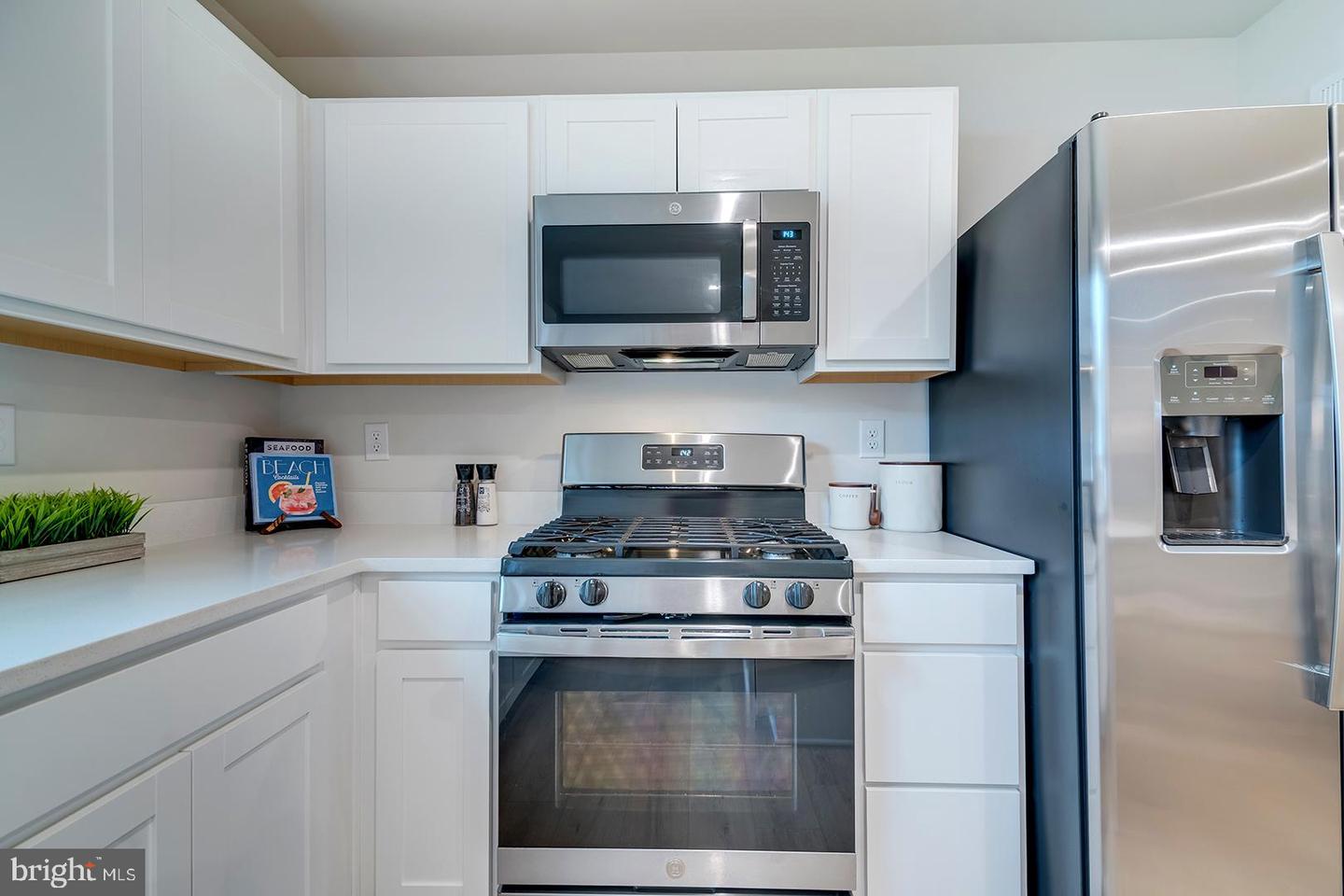 30045 Moorings Reach Property Photo 15