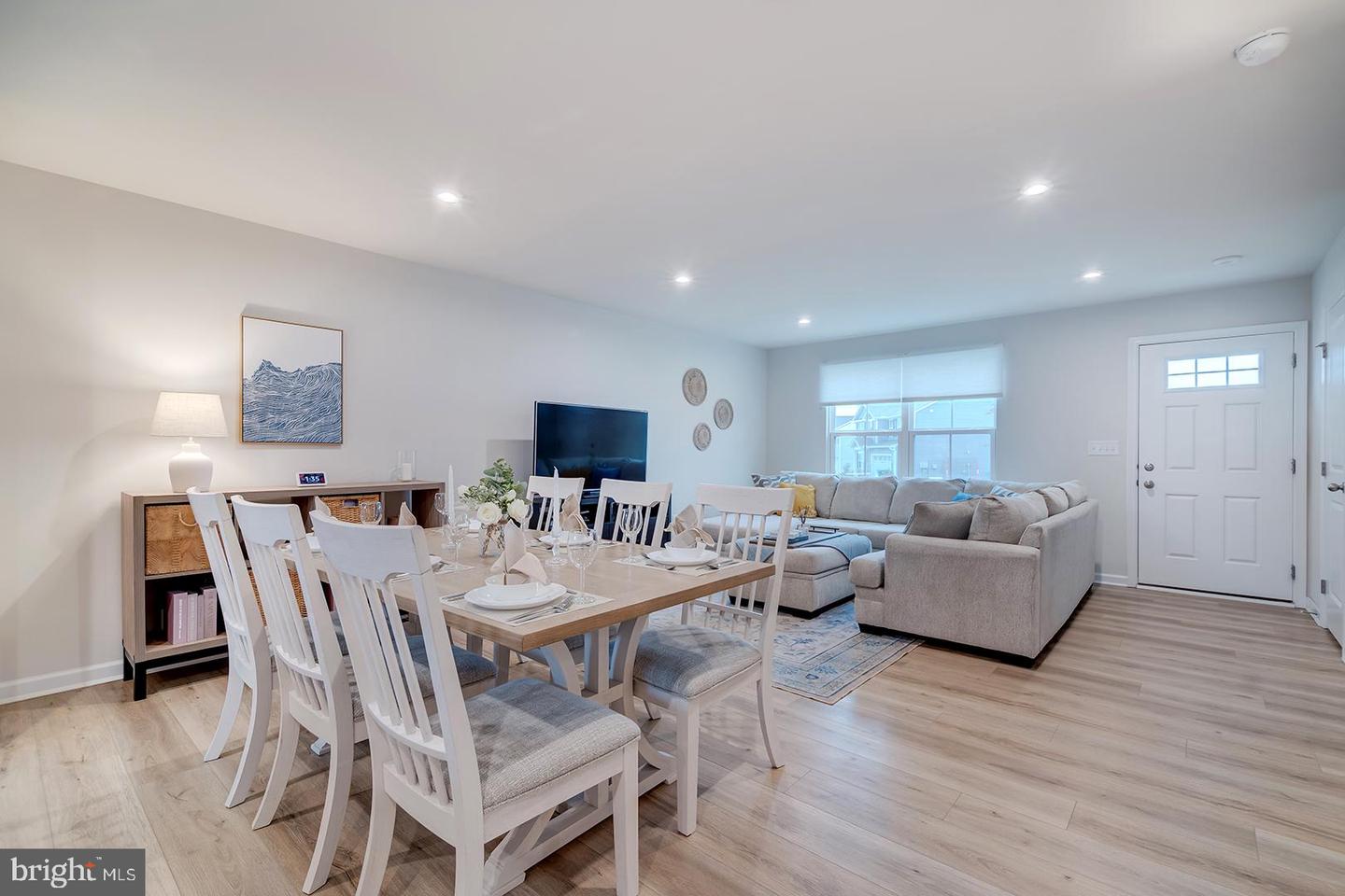 30045 Moorings Reach Property Photo 18