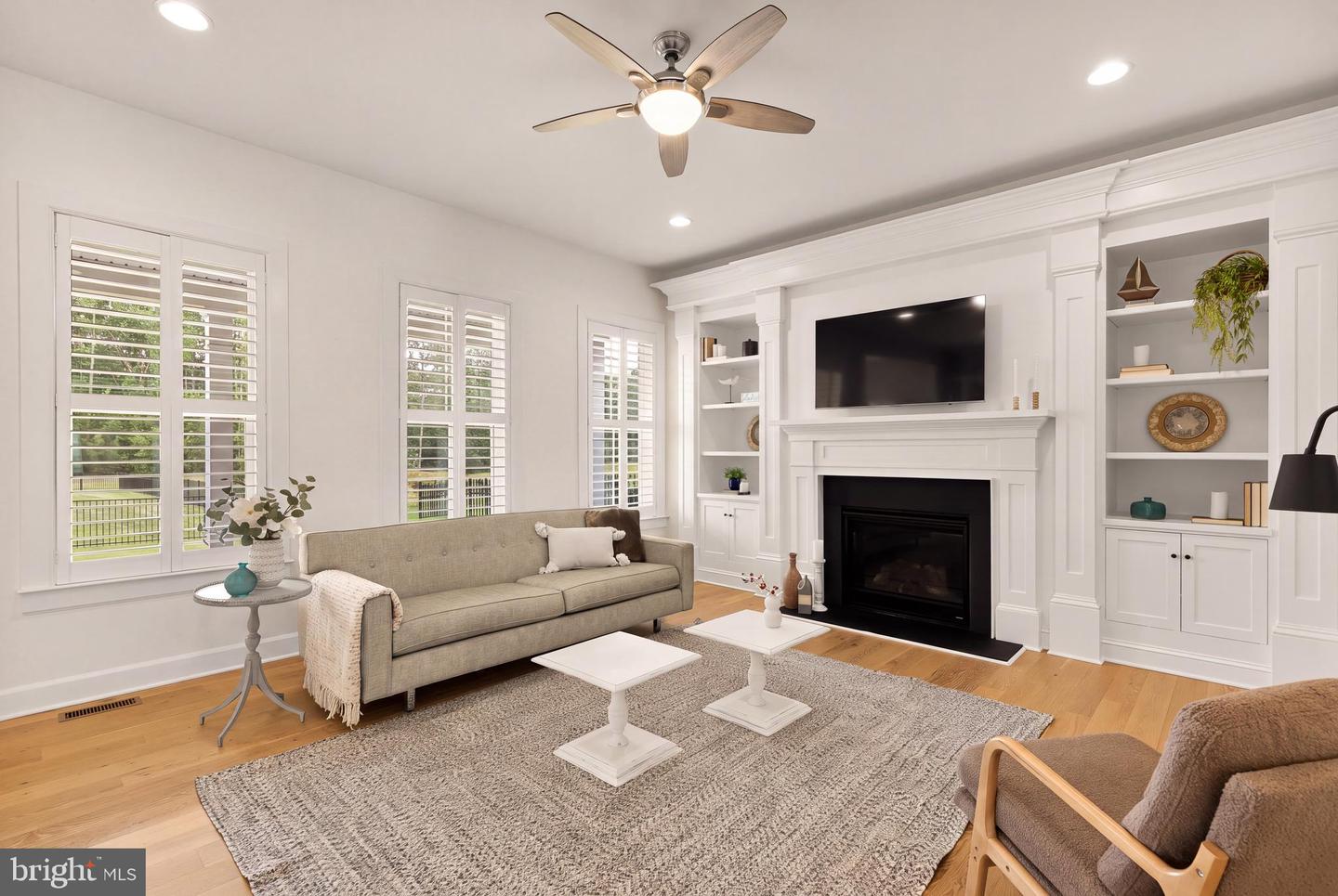 33415 Bridgehampton Ln Property Photo 3