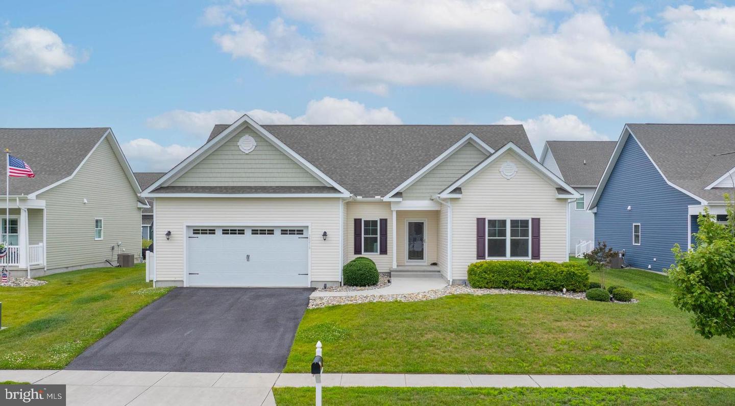 36216 Mooring Ln Property Photo 1