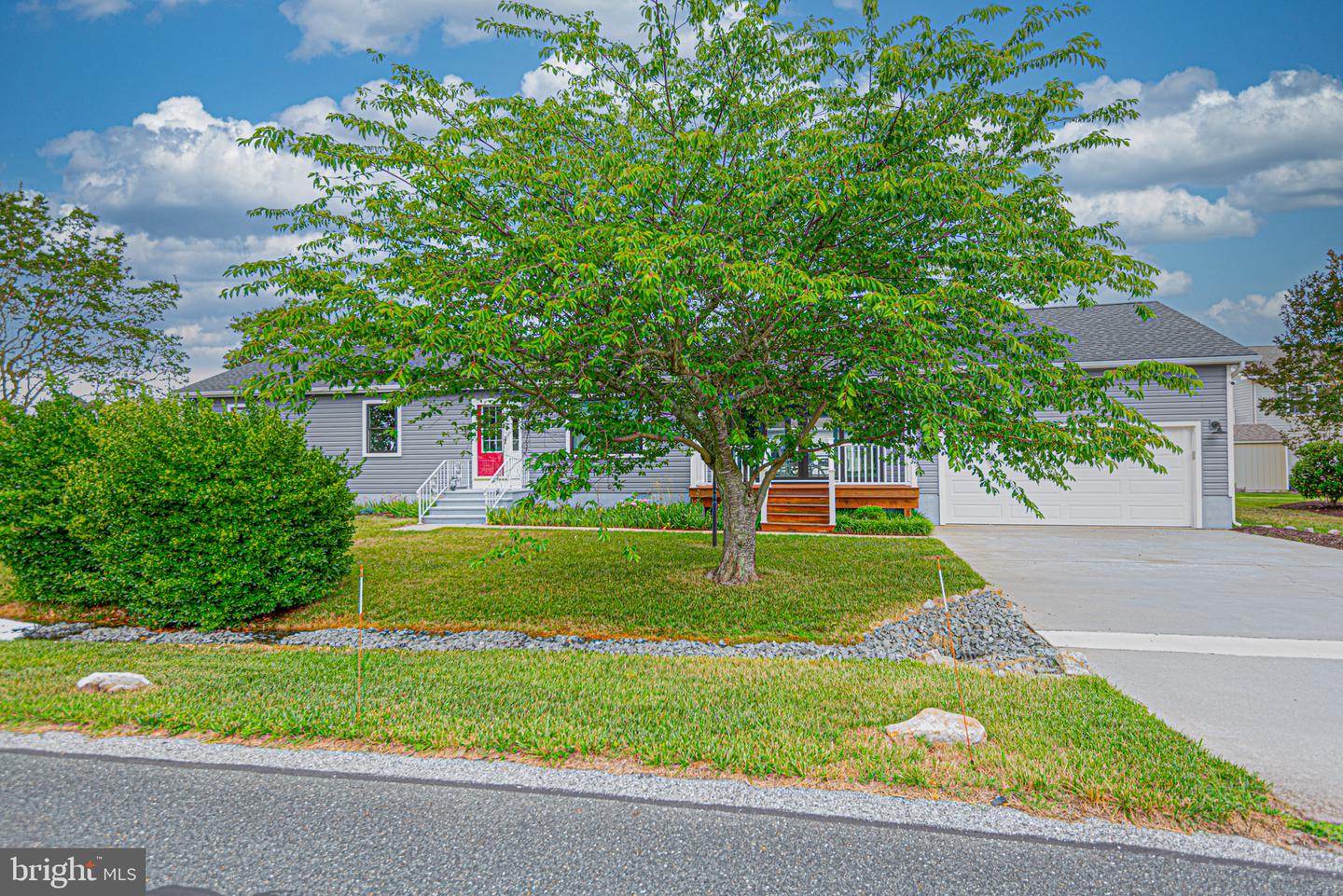 37606 River Run Property Photo 1