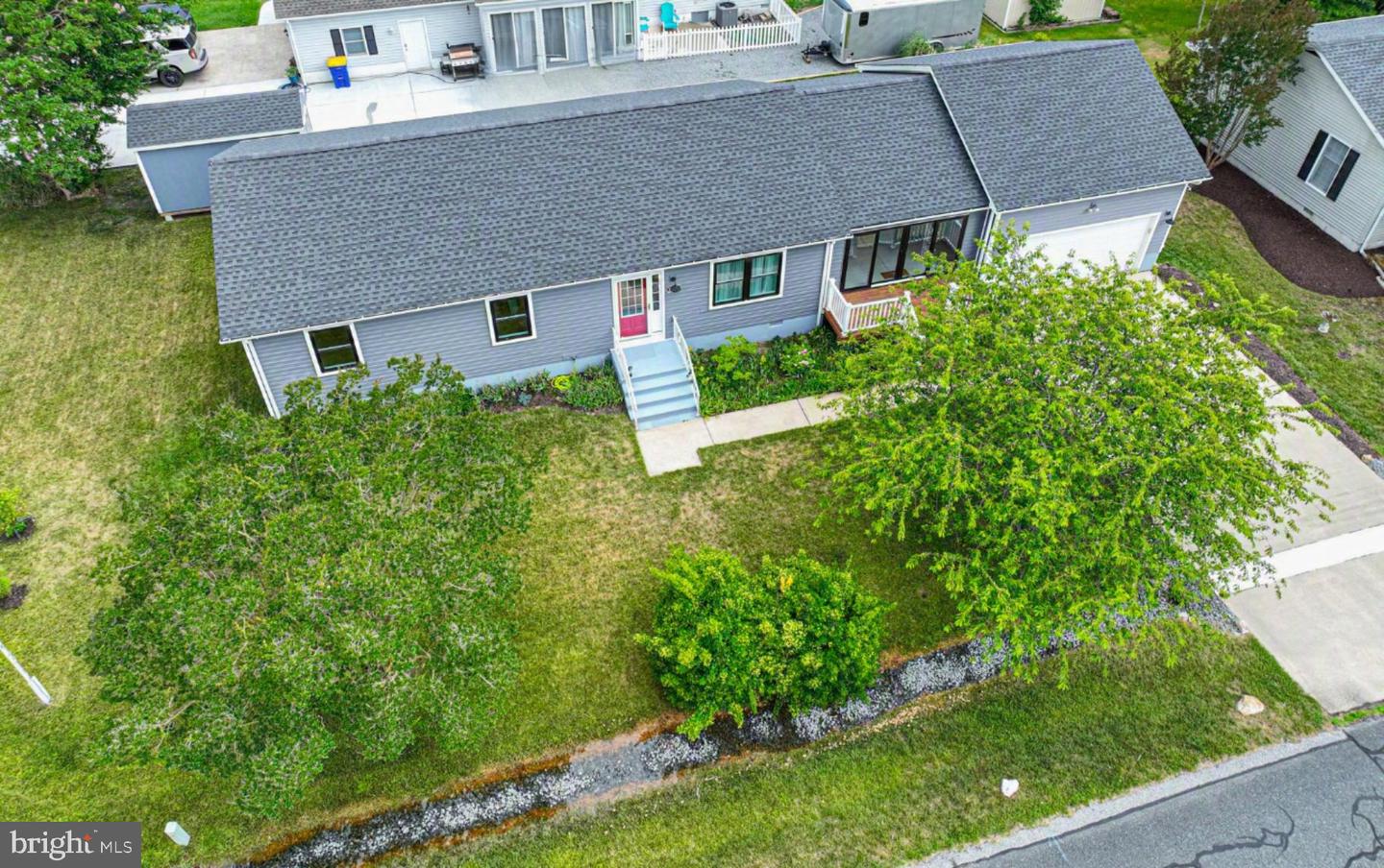 37606 River Run Property Photo 5
