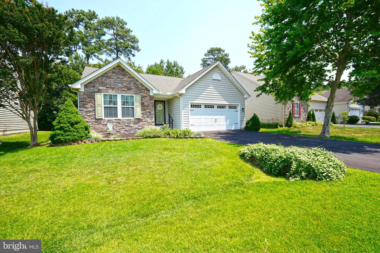 26381 Timbercreek Ln Property Photo 3