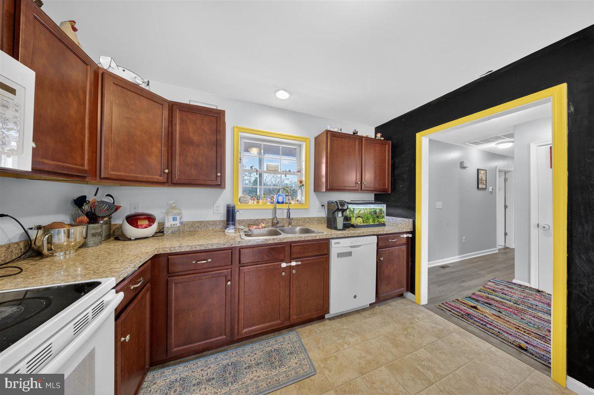 32998 Forest Knoll Dr Property Photo 6
