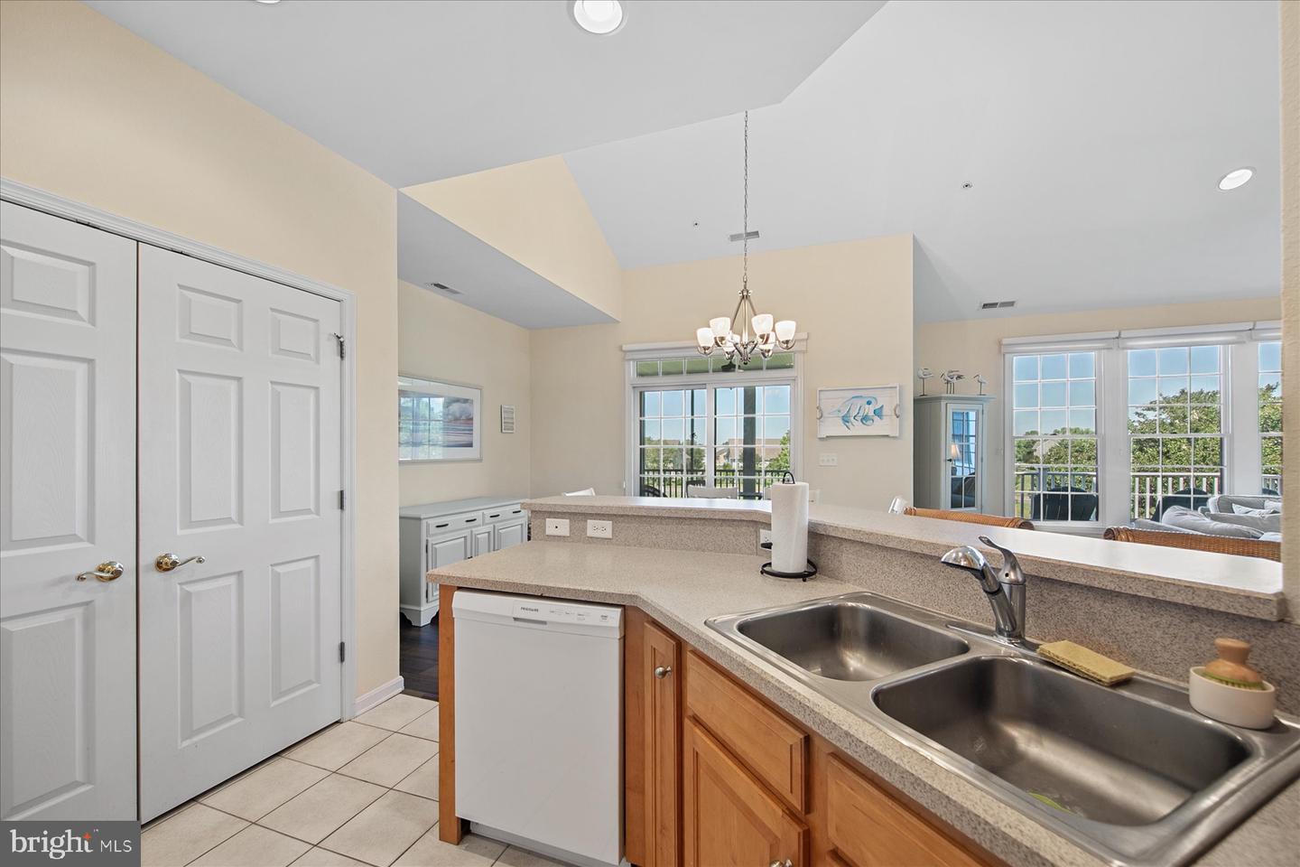 128d October Glory Ave #d Property Photo 12