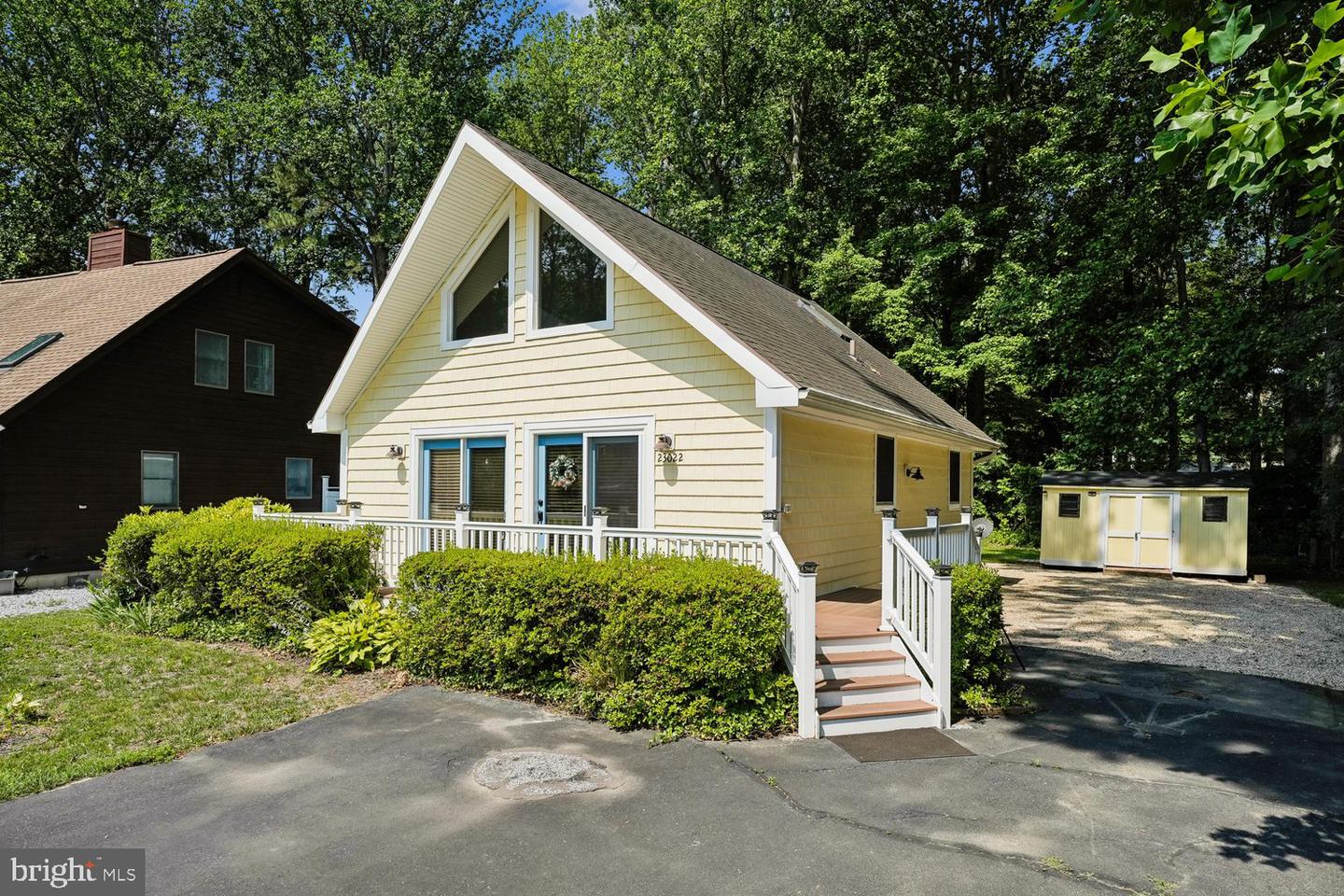 23022 Linden Way Property Photo 2