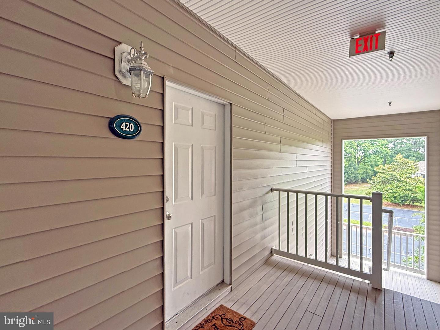 400 Cascade Ln #420 Property Photo 2