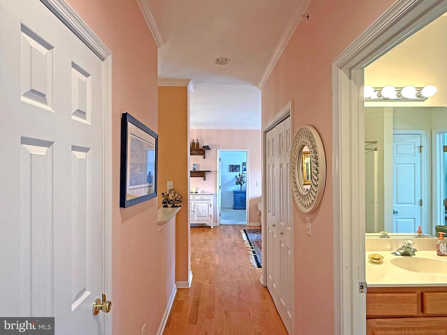 400 Cascade Ln #420 Property Photo 3
