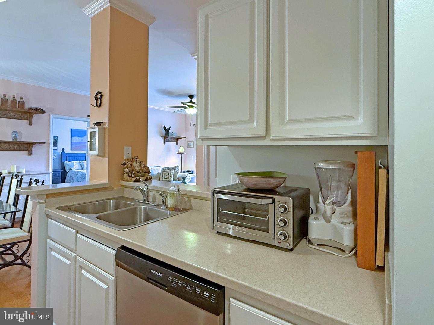 400 Cascade Ln #420 Property Photo 10