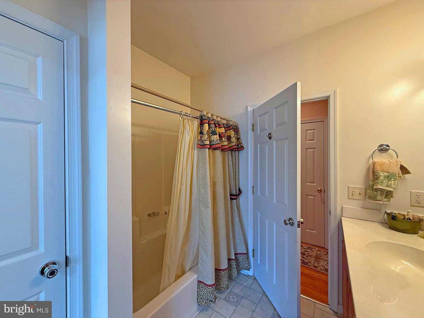 400 Cascade Ln #420 Property Photo 18