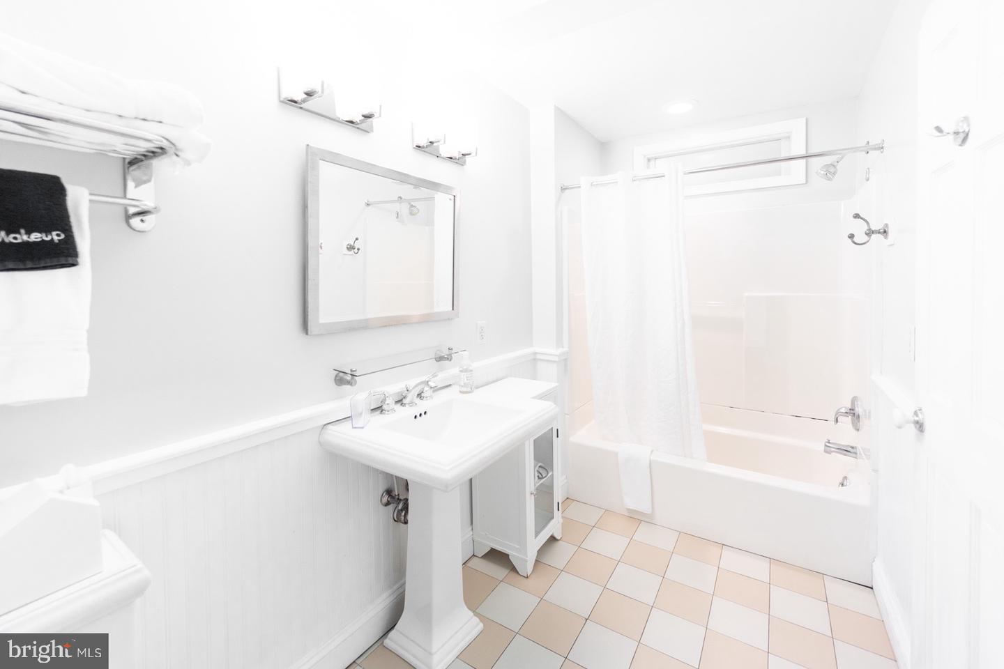 34 6th St Property Photo 63