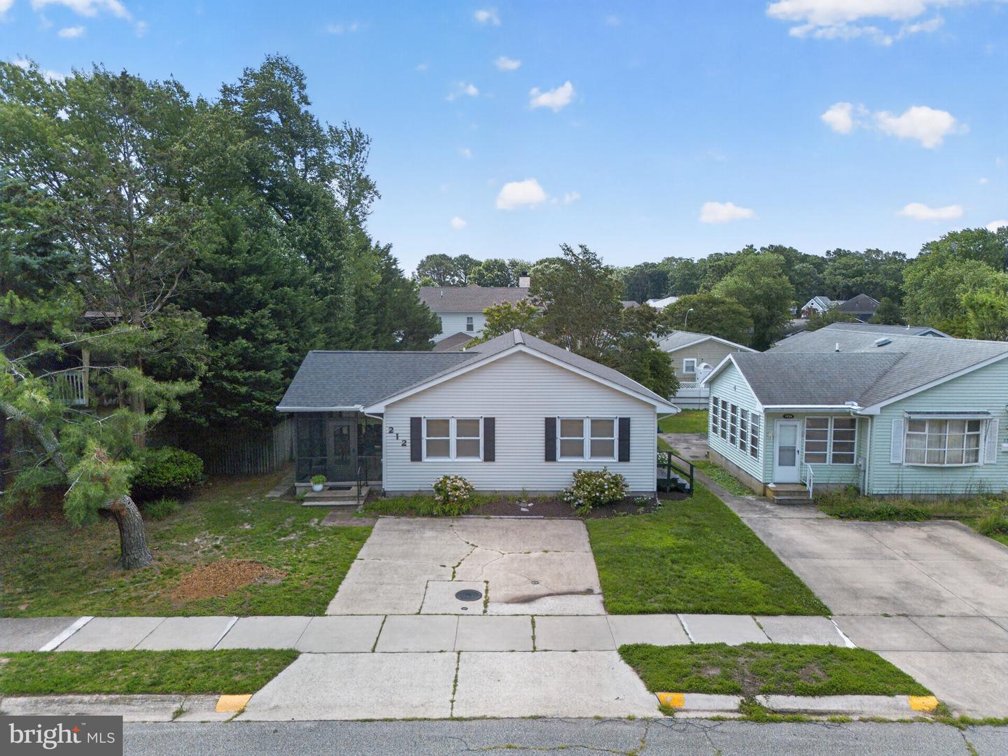 212 STATE RD Property Photo 1
