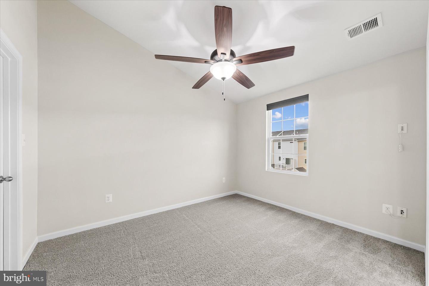 38218 Enfield Dr Property Photo 12