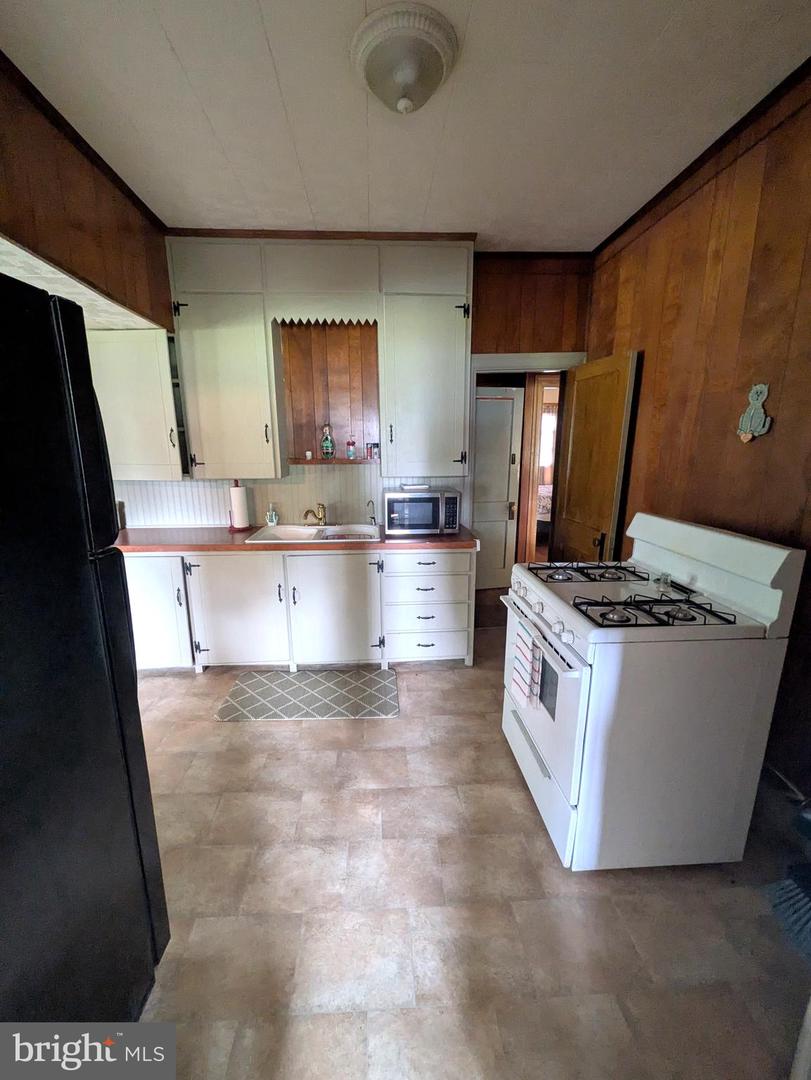 28740 Seaford Rd Property Photo 8