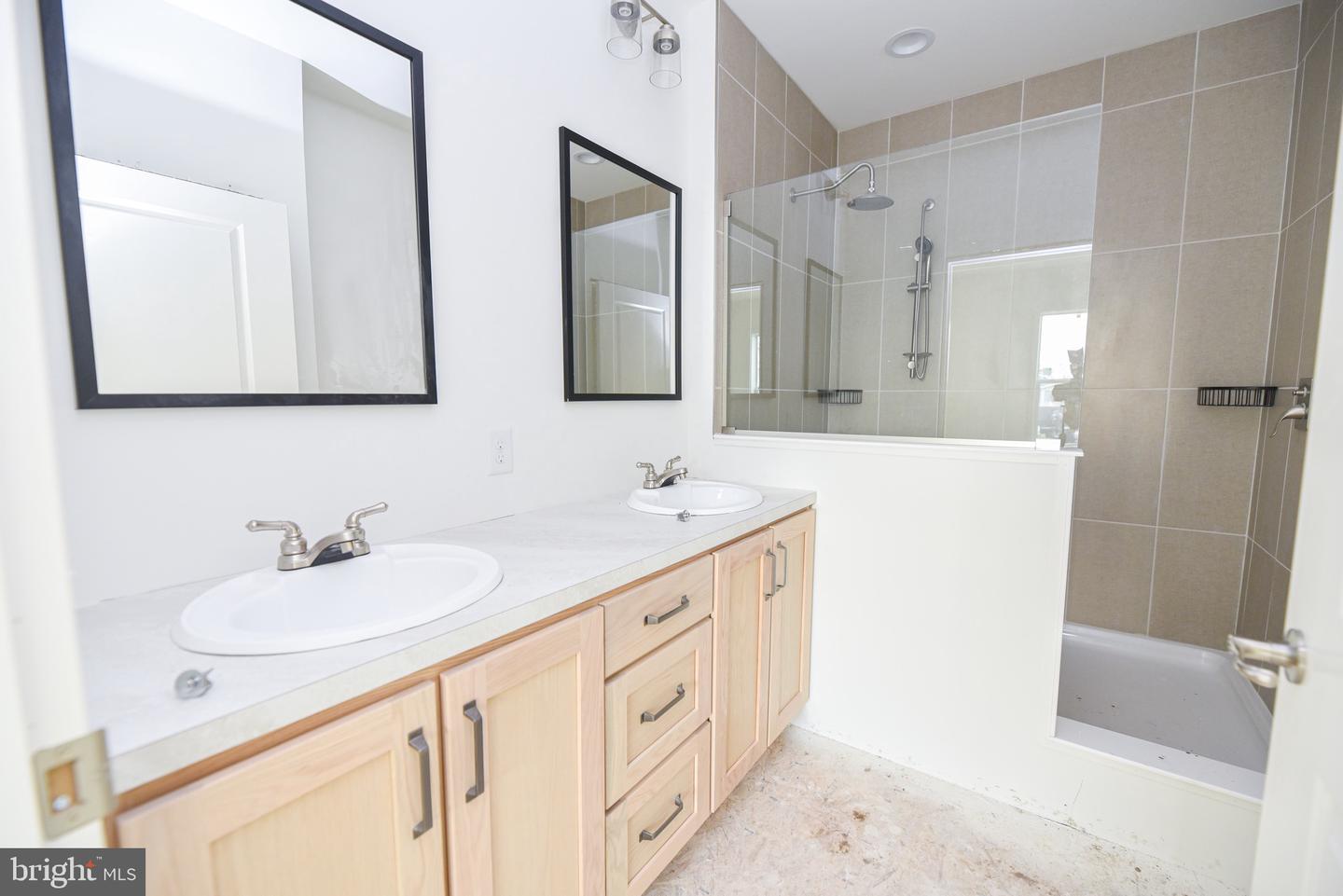34340 River Rd #129 Property Photo 6