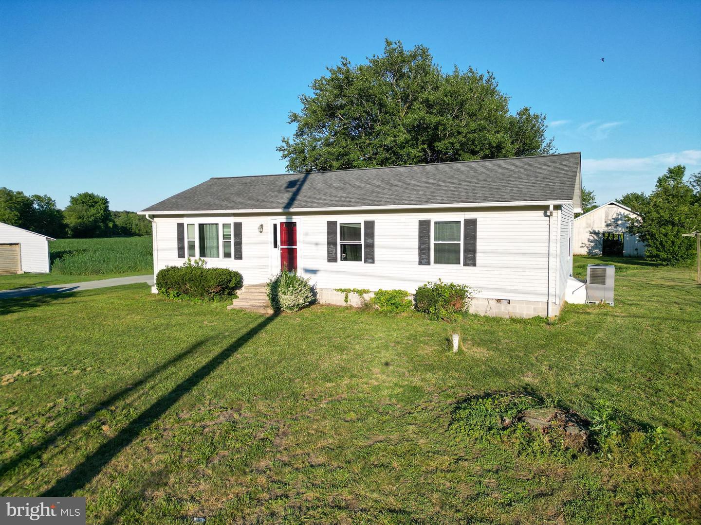 36727 Roxana Rd Property Photo 2