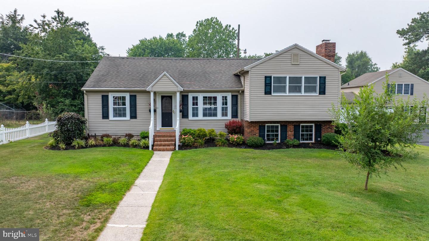104 Lansing Ave Property Photo 3