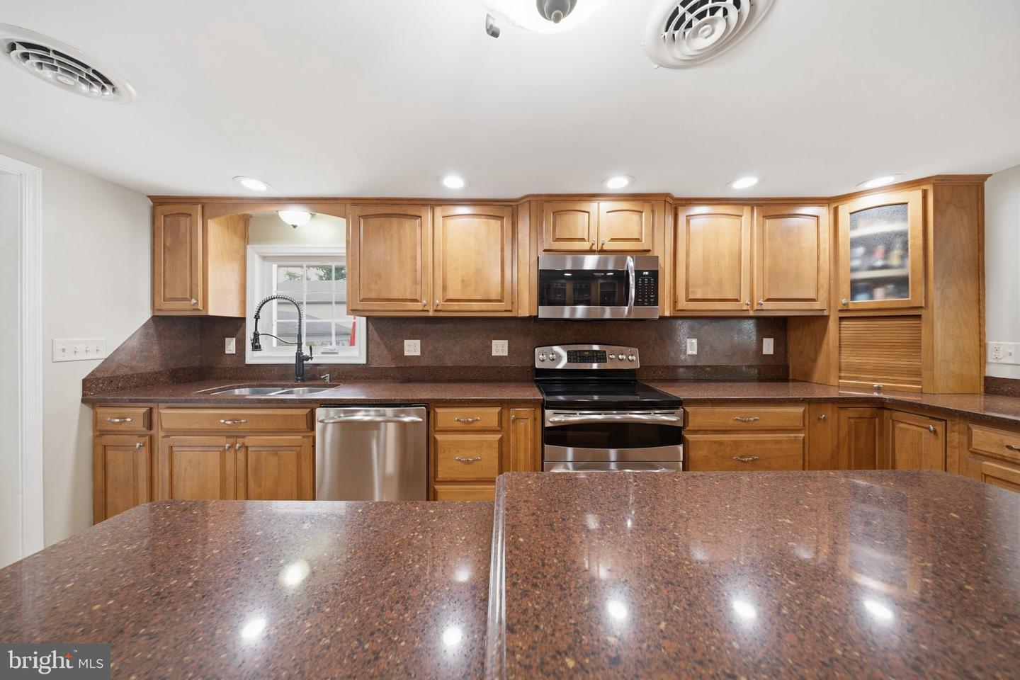 104 Lansing Ave Property Photo 36