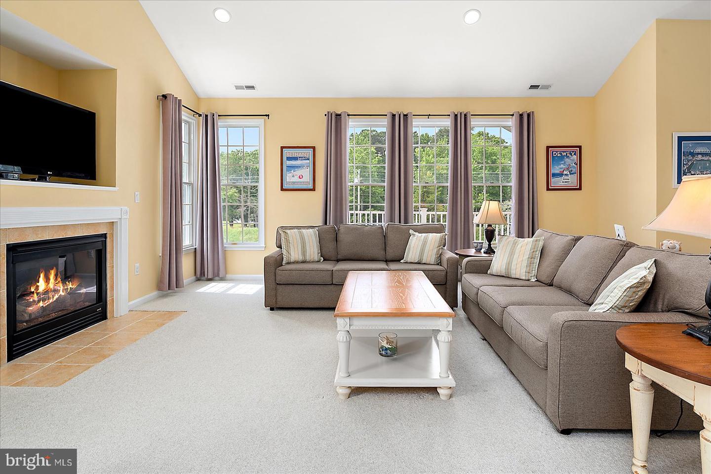 132 October Glory Ave #b Property Photo 9